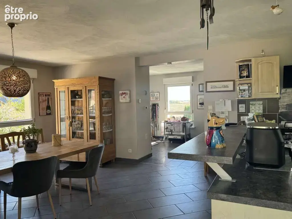 Jolie maison de campagne avec un grand terrain, située dans un beau cadre paisible . - photo 5