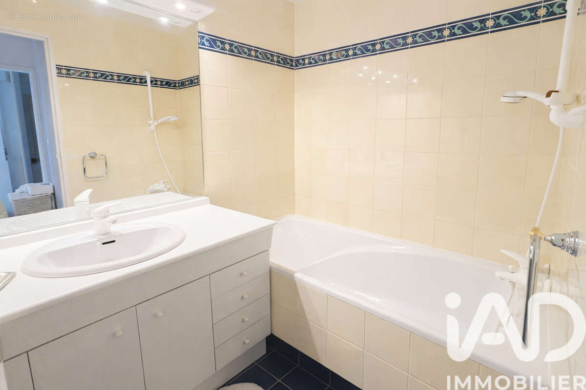 Photo 8 - Appartement à COURBEVOIE