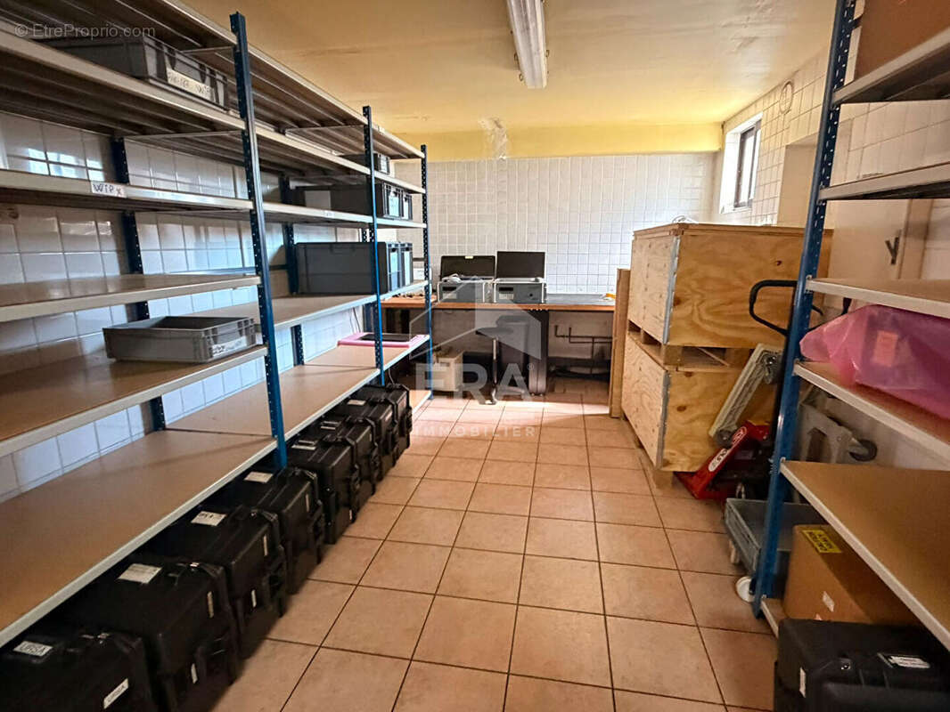 Local commercial 85m² à lançon-provence - photo 3