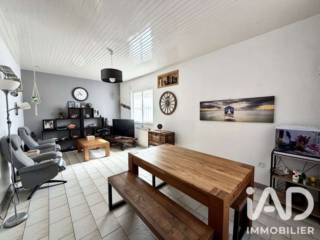 Maison 122 m² à Salles-D'aude  - photo 4