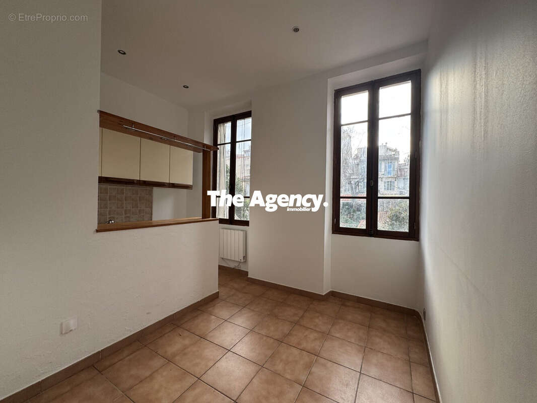 Appartement à MARSEILLE-5E