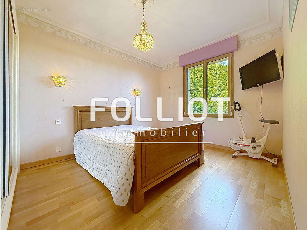 Maison Saint Denis Le Vetu 6 pièce(s) 190 m2 - photo 15