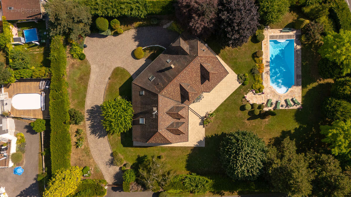 Maison à DIVONNE-LES-BAINS