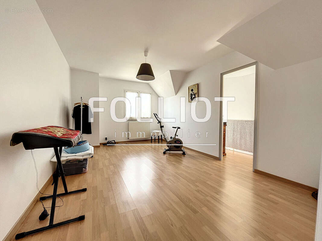ACHAT / VENTE d'une maison T6 (180 m²) à REVIERS, terrain 1265 m2 - photo 17