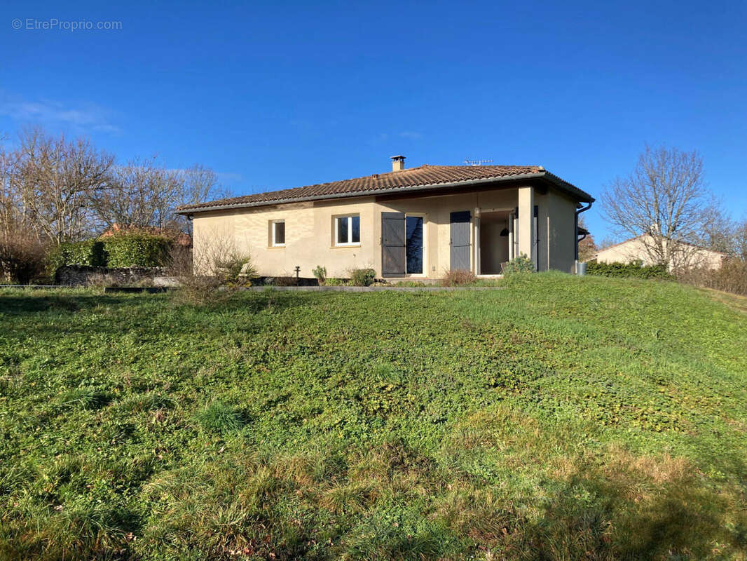 est - Maison à LALBENQUE