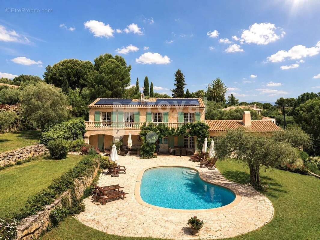 Maison à VALBONNE