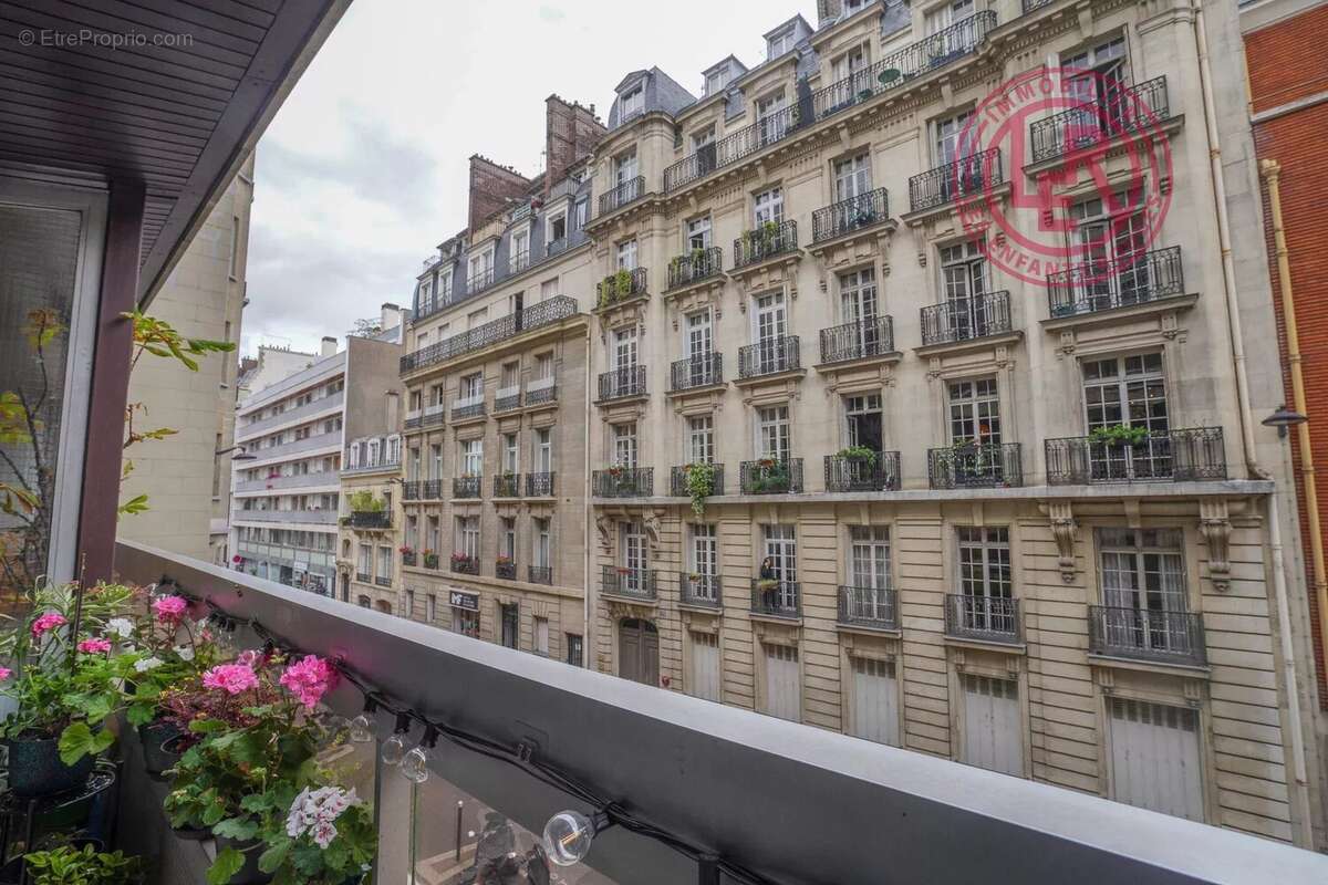 Appartement à PARIS-17E