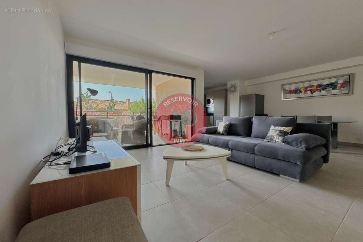 Appartement à LA LONDE-LES-MAURES