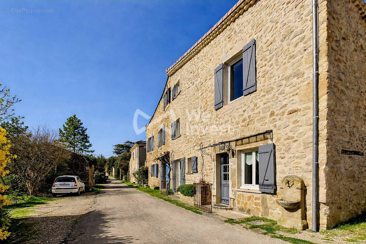 Maison à CHARMES-SUR-RHONE