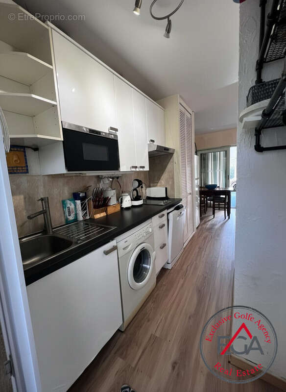 Cuisine - Appartement à LA CROIX-VALMER