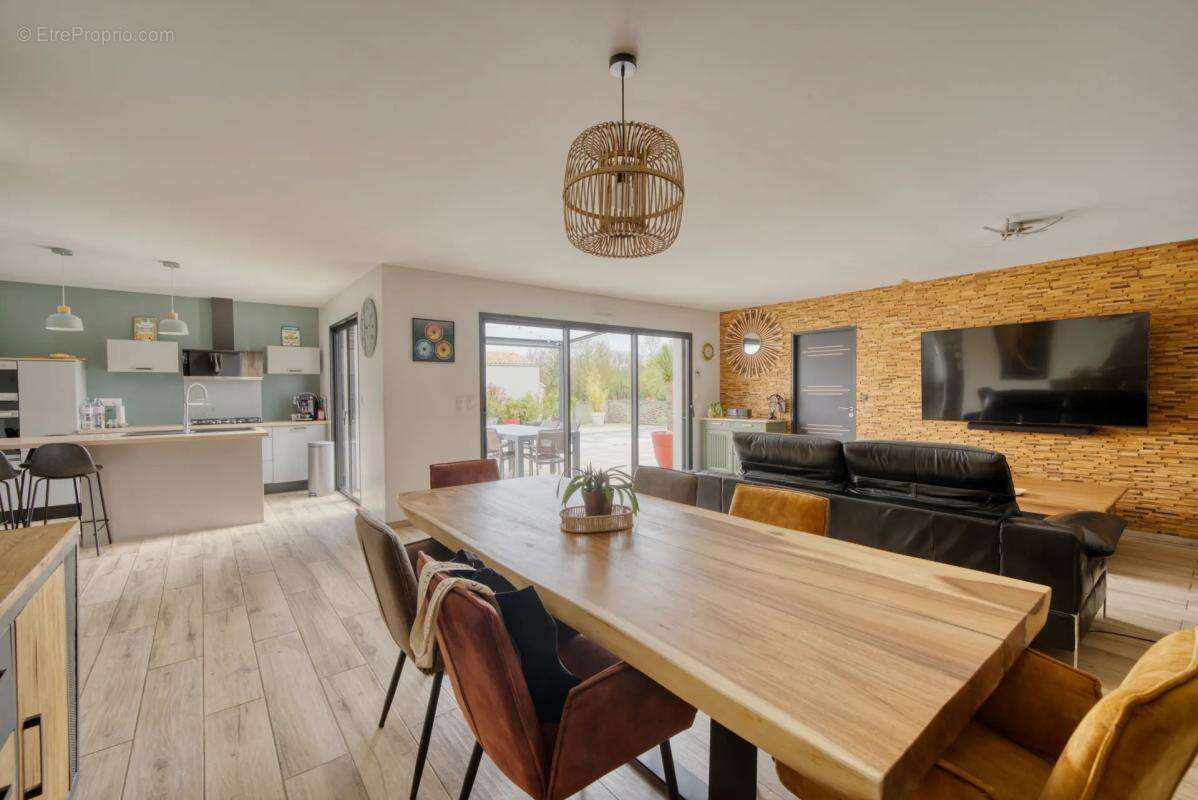 Maison à SAINT-JEAN-DE-LIVERSAY