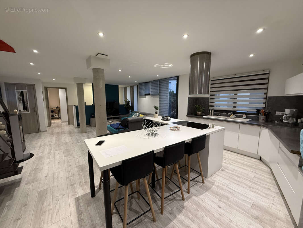 Maison à VILLENEUVE-DE-LA-RAHO