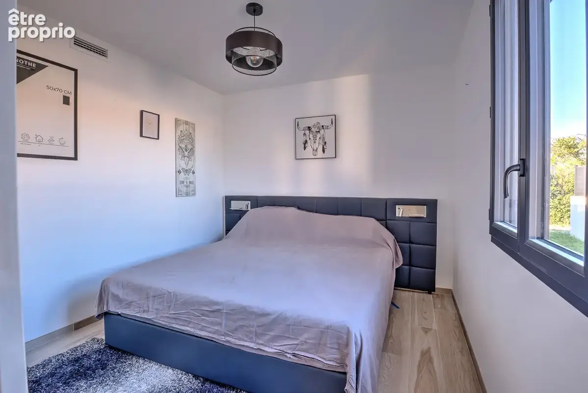 LA MÈDE   Maison récente de plain-pied avec piscine et belles prestations - photo 8