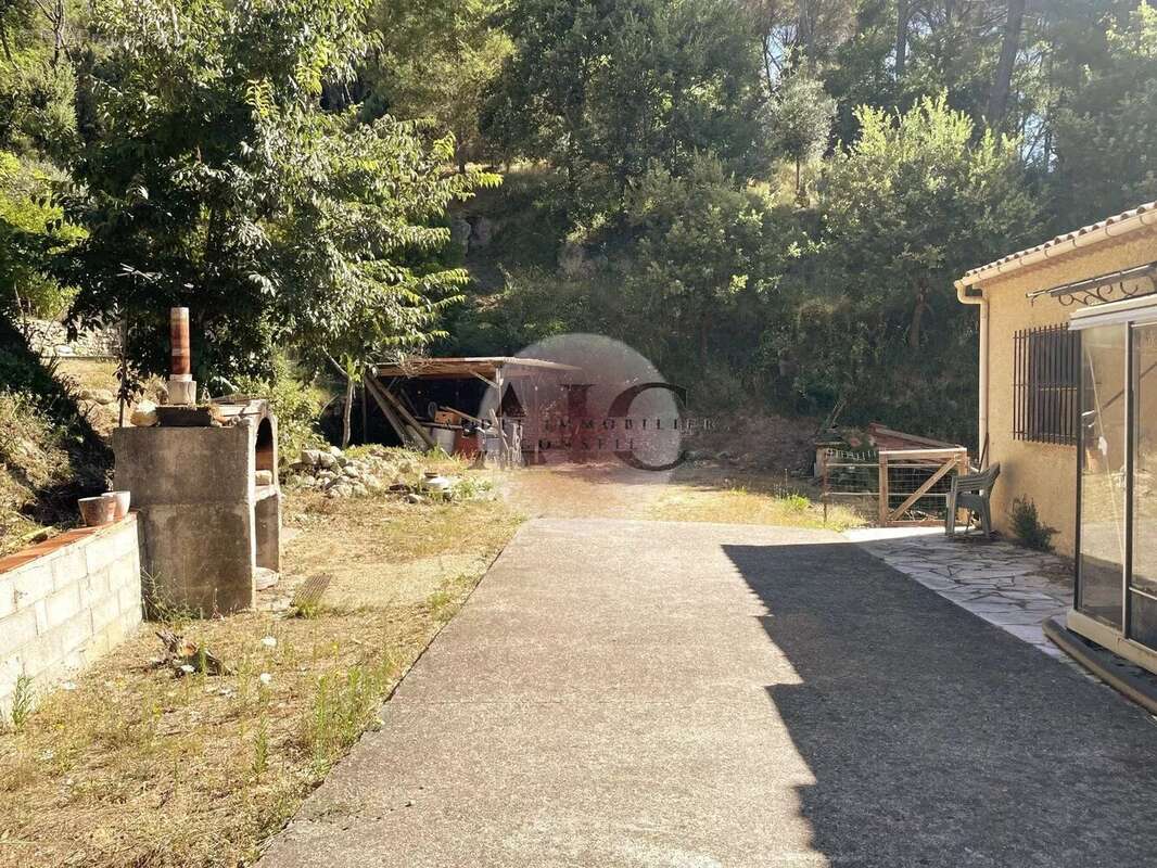 Maison à TOURRETTES