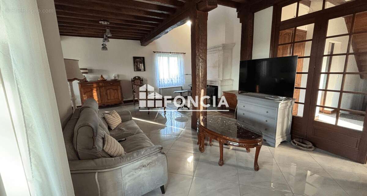 Maison à YVRAC-ET-MALLEYRAND