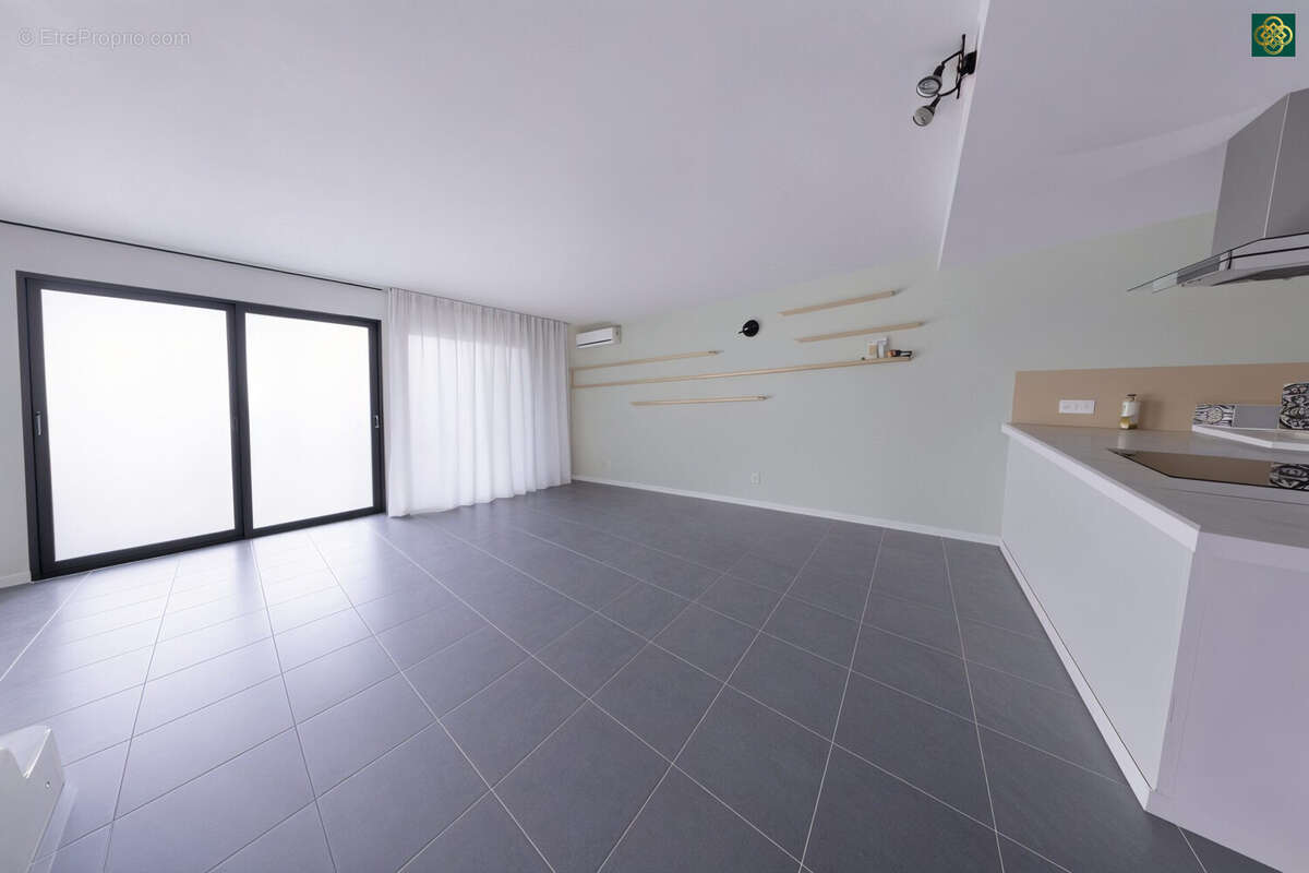 Maison à BAGNOLS-SUR-CEZE