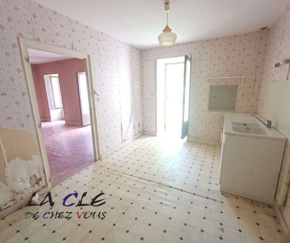 Maison à COULONGES-SUR-L'AUTIZE
