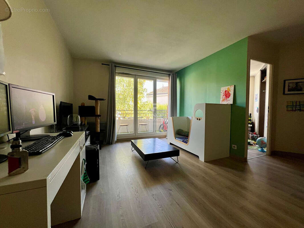 Appartement à HOUILLES
