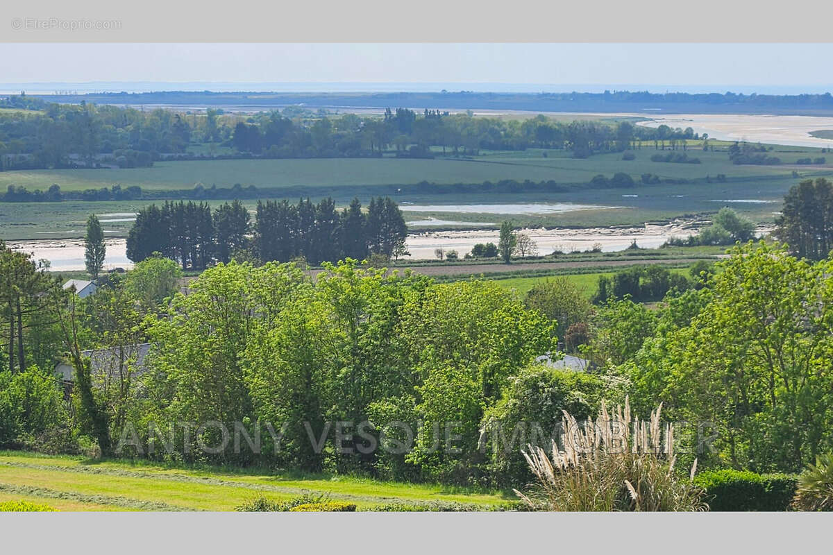 Maison à HEUGUEVILLE-SUR-SIENNE