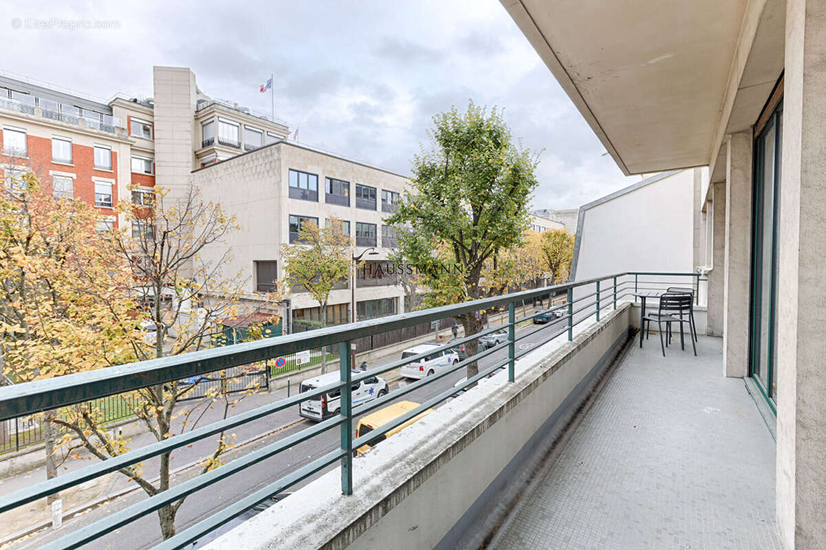 Appartement à NEUILLY-SUR-SEINE