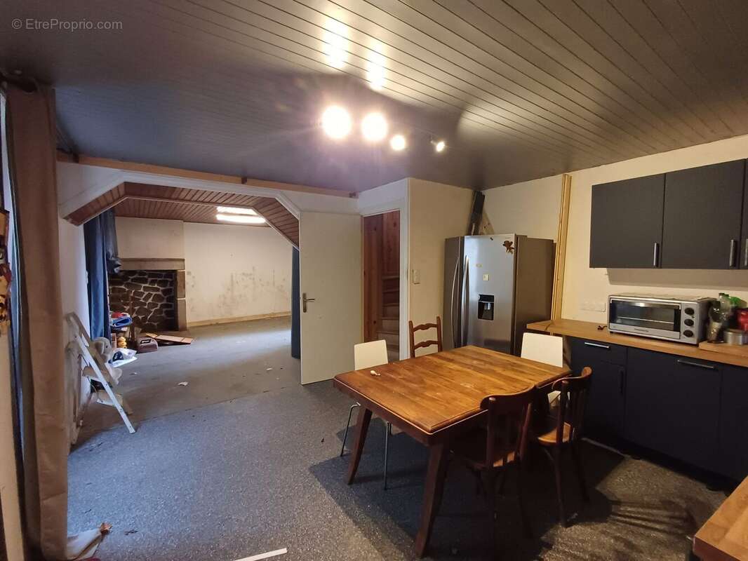 Maison à SAINT-JEAN-DES-OLLIERES