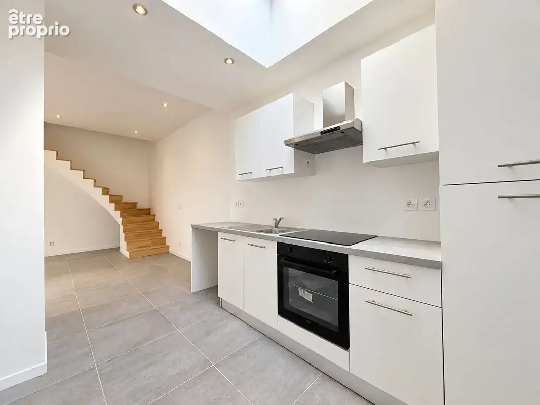 Maison T4 rénovée avec cour - secteur Jamin REIMS - photo 4