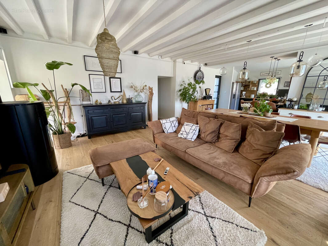 Maison 160 m² à Saint-Ave  - photo 13