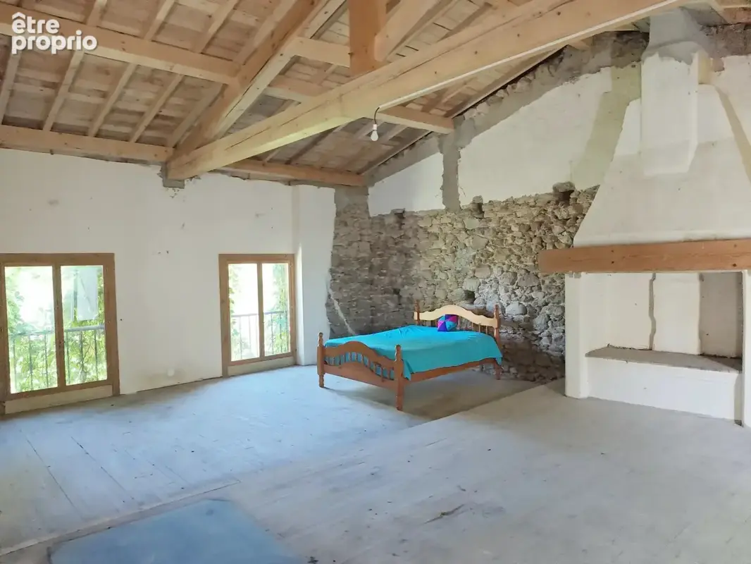 Rivel - Maison avec grange et 1.6 hectares de terrain - photo 6