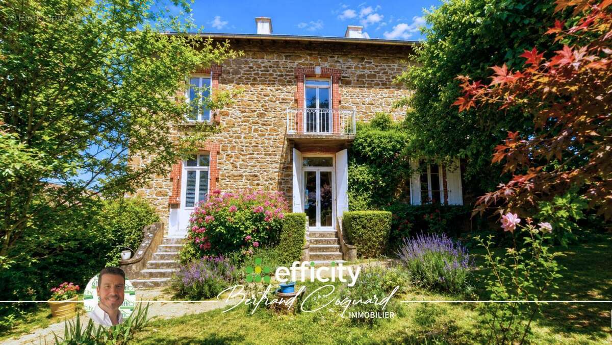 Maison 287 m² à Neronde  - photo 3
