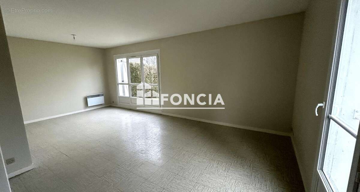 Maison à LES BORDES