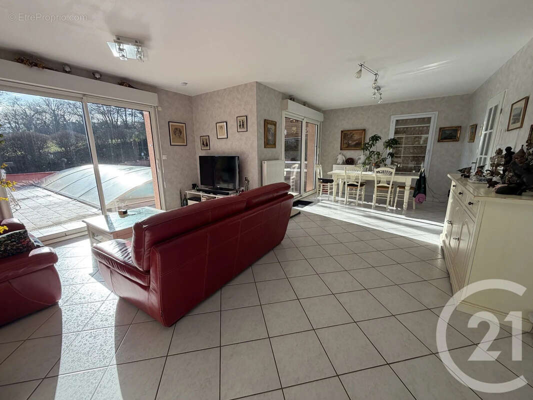Maison à LACROIX-FALGARDE