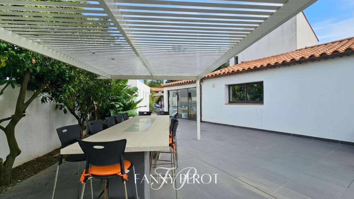 Exceptionnelle villa de 205m² + terrain constructible à Saint-Cyprien - photo 6