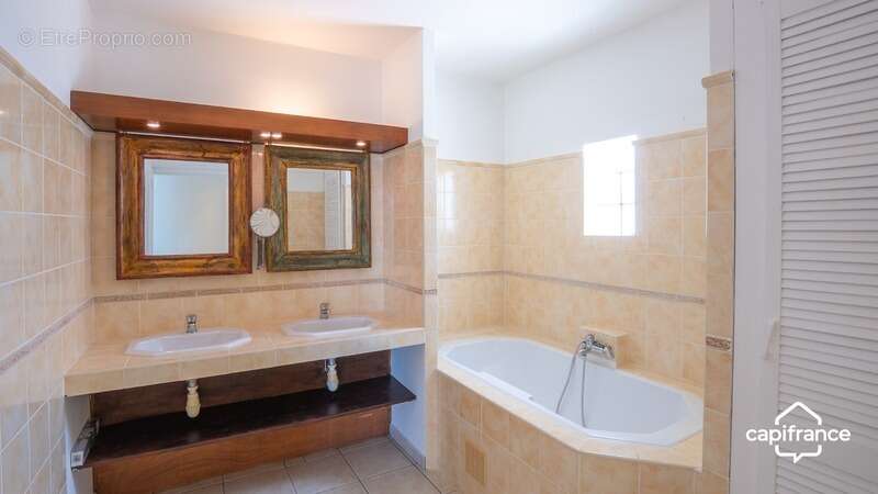 Appartement à SAINT-DENIS