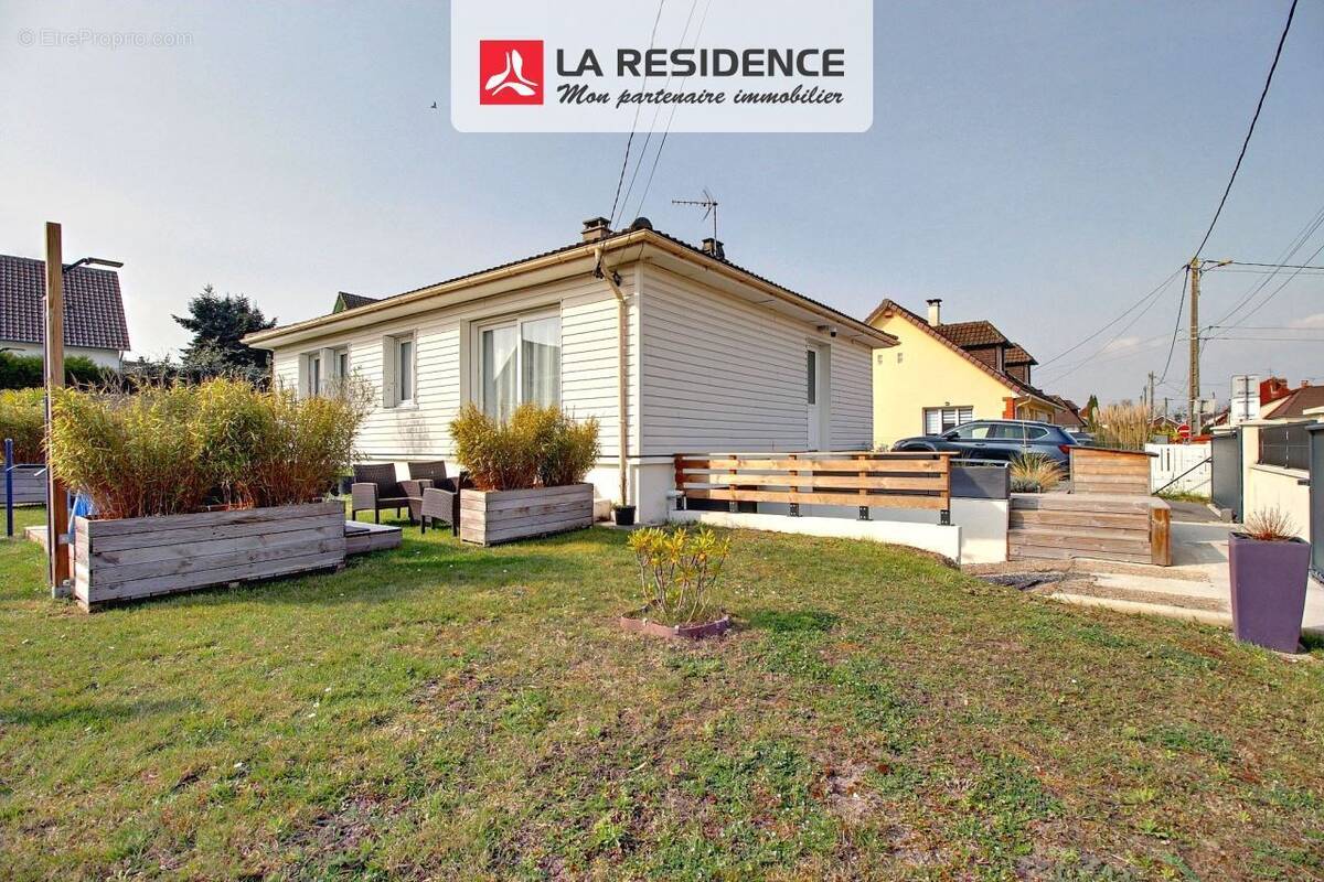 Maison à SAINT-ETIENNE-DU-ROUVRAY