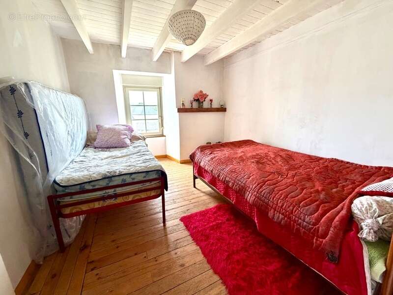 Maison en pierre de 111 m² avec garage, dépendance et terrain de 1 374 m² – Fort potentiel MOON SUR ELLE (50) - photo 16