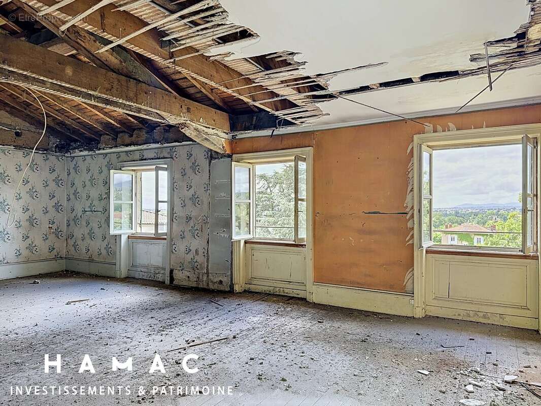 Appartement à GREZIEU-LA-VARENNE