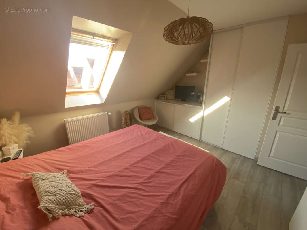 Maison à COURRIERES