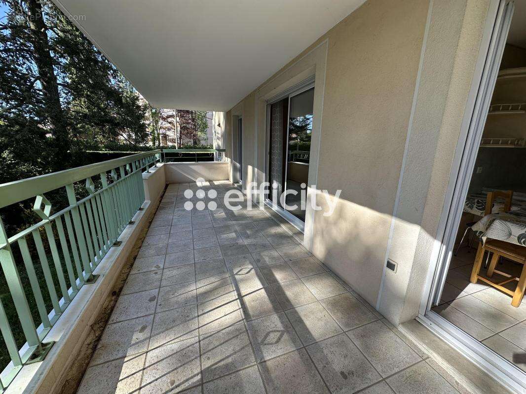 Appartement à CRAPONNE