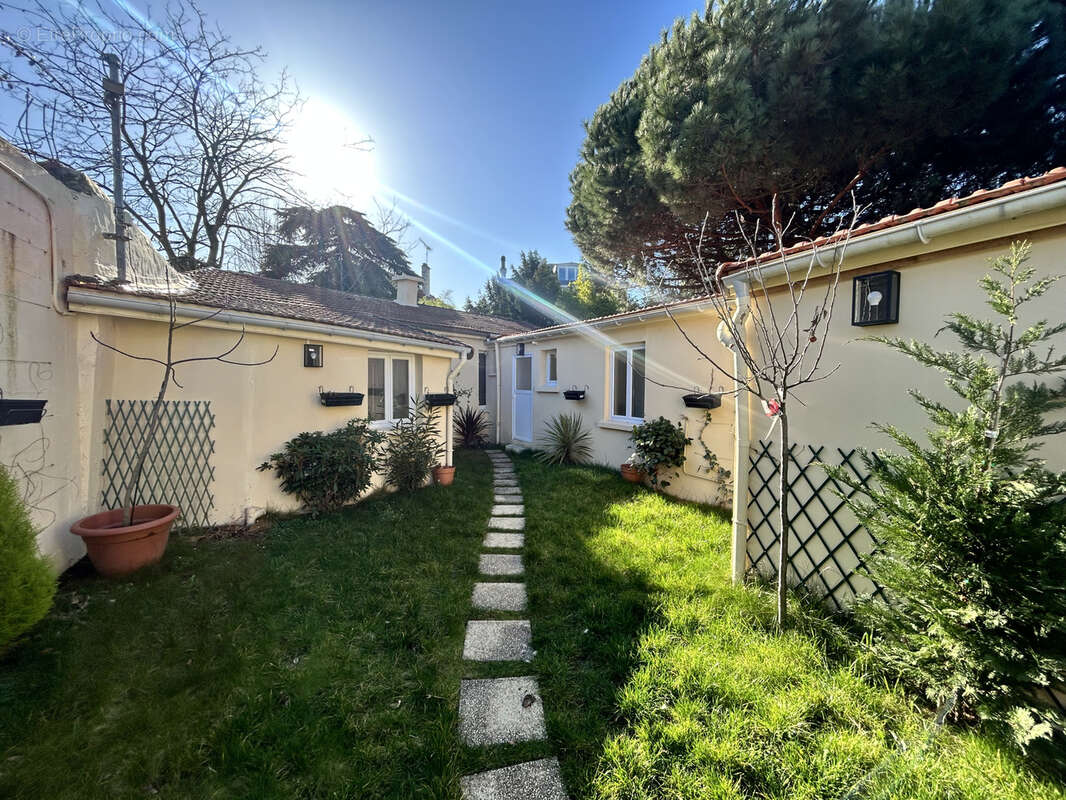 Maison à SAINT-MAUR-DES-FOSSES