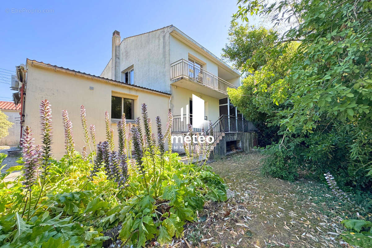 Maison Lucon 9 pièce(s) 190 m2 - photo 13