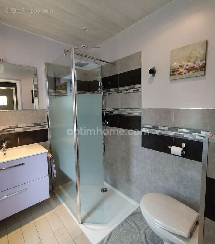 Charente, exceptionnelle ! A 10mn de La Rochefoucauld, maison 206 m², pièce de vie 70 m², grange, terrain clos 3602m² - photo 17
