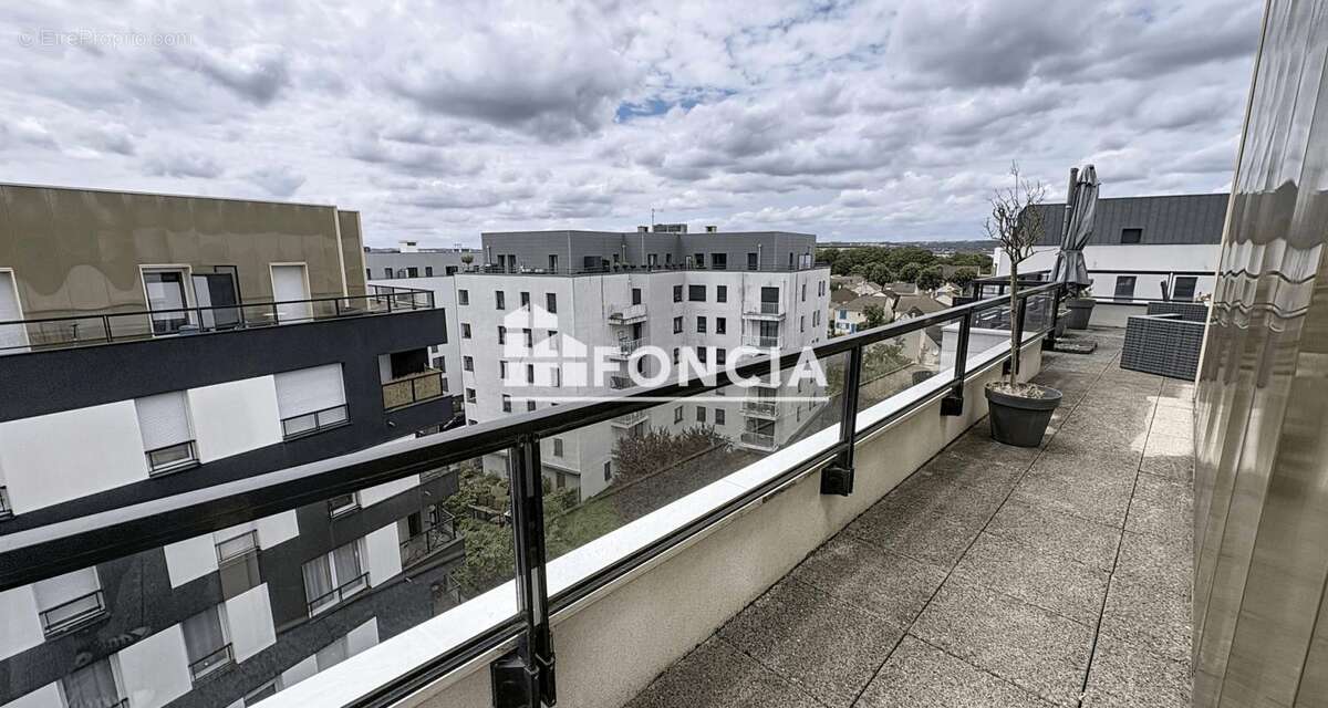 Appartement à FRESNES