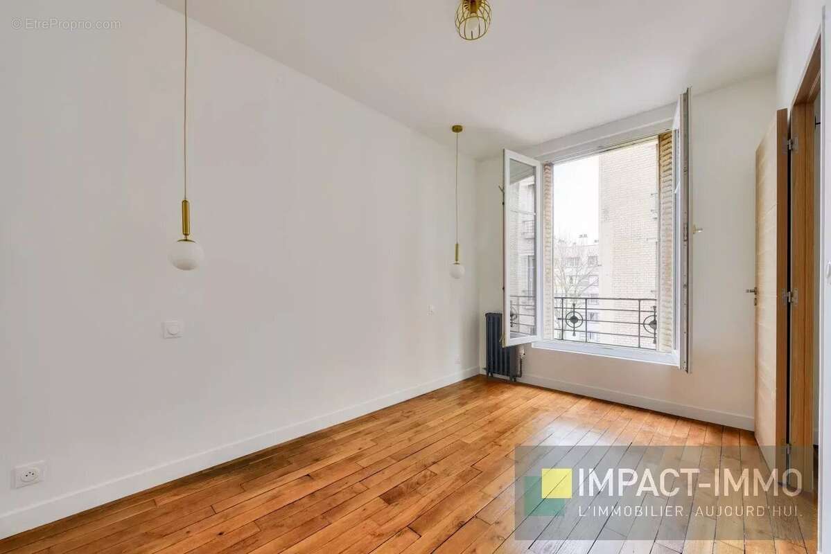 Appartement à COURBEVOIE