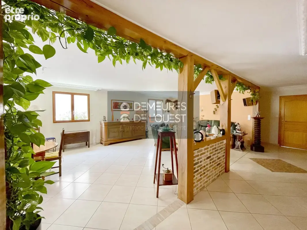 PACÉ — Maison de plain-pied 141 m2 — 3 chambres & jardin paysagé - photo 7