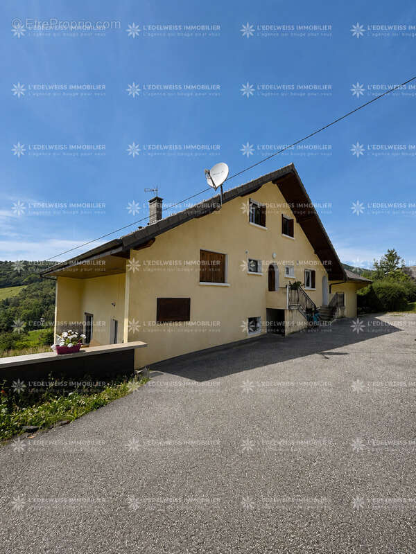 Viuz-en-Sallaz   Appartement 3 pièces de 80 m2 avec garage   À vendre - photo 6