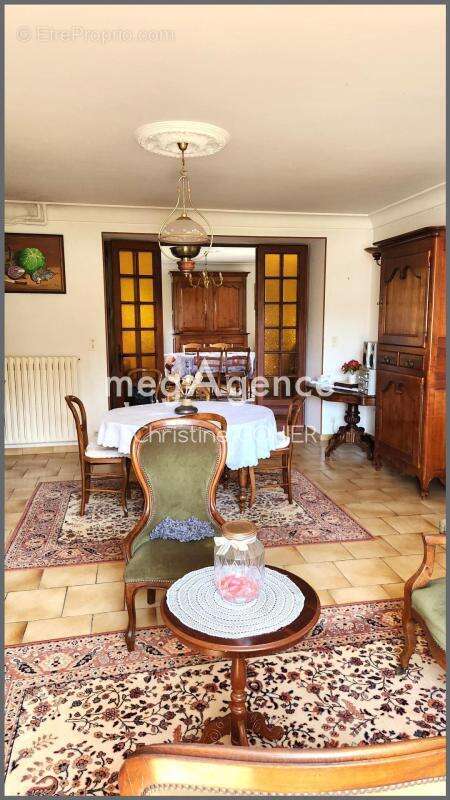 Maison à BUSSAC-SUR-CHARENTE