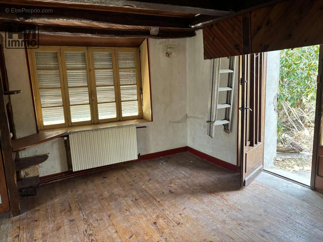 Maison 135 m² à Eyjeaux  - photo 9