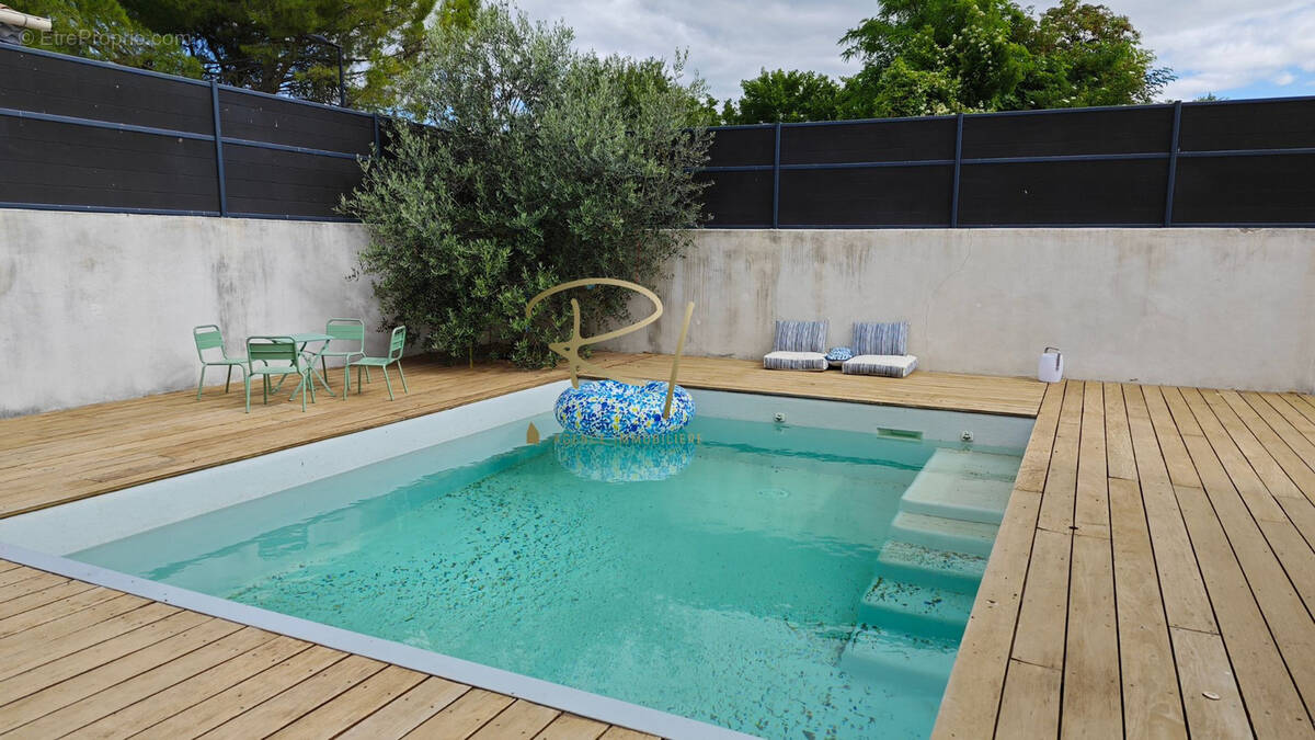 Maison à ALLEGRE-LES-FUMADES