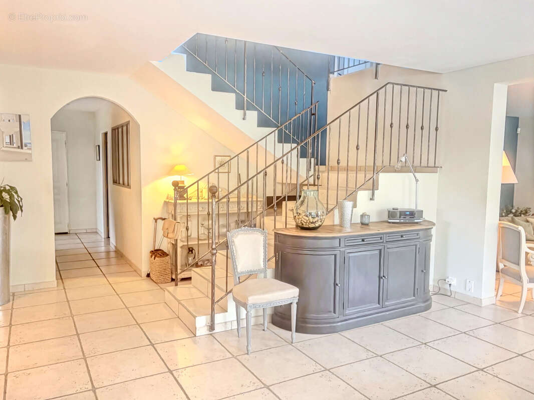 Maison à BRISON-SAINT-INNOCENT