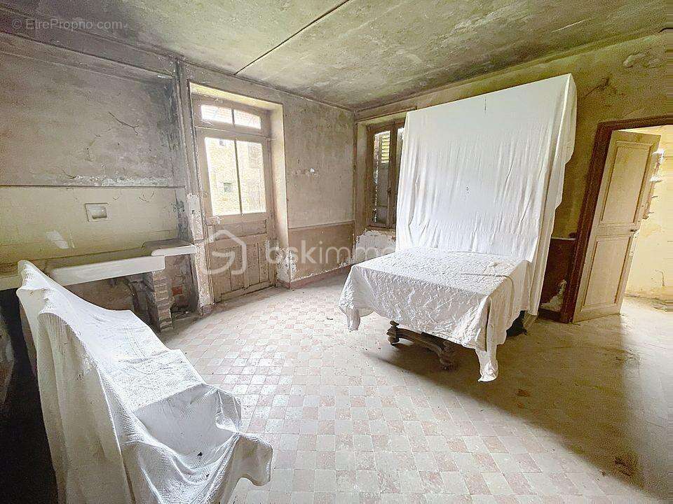 Beau corps de ferme habitation + batiments a renover - photo 12